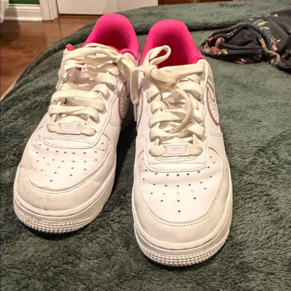 Nike dragonfruit low dunks